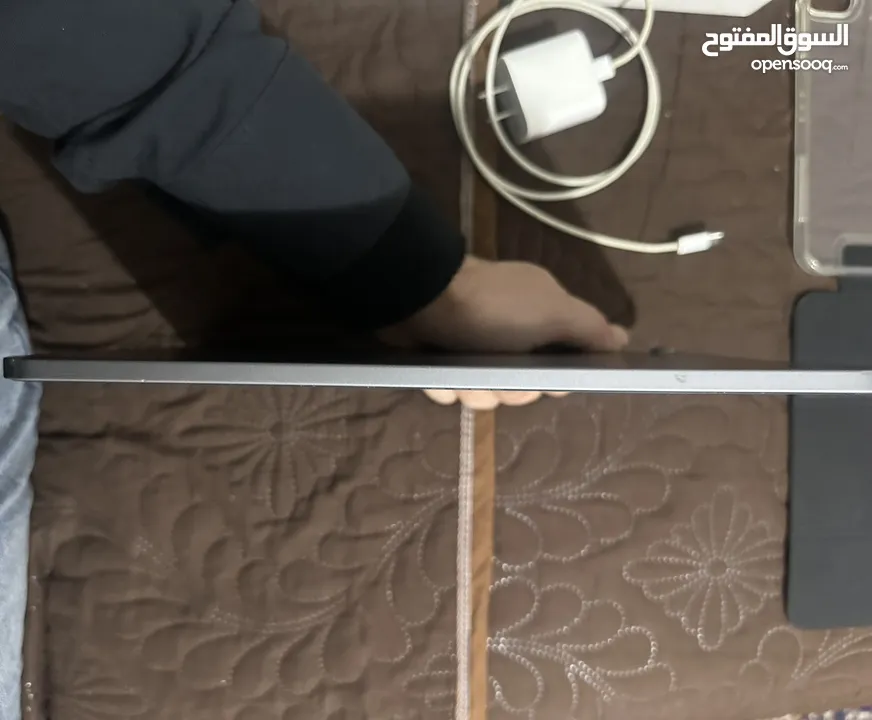 iPad Air 4 استعمل قليل للبيع بسعر مغر