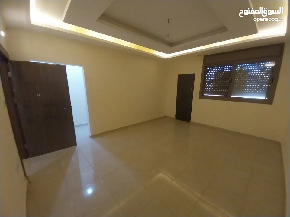 شقه ديلوكس للبيع بسعر مغري