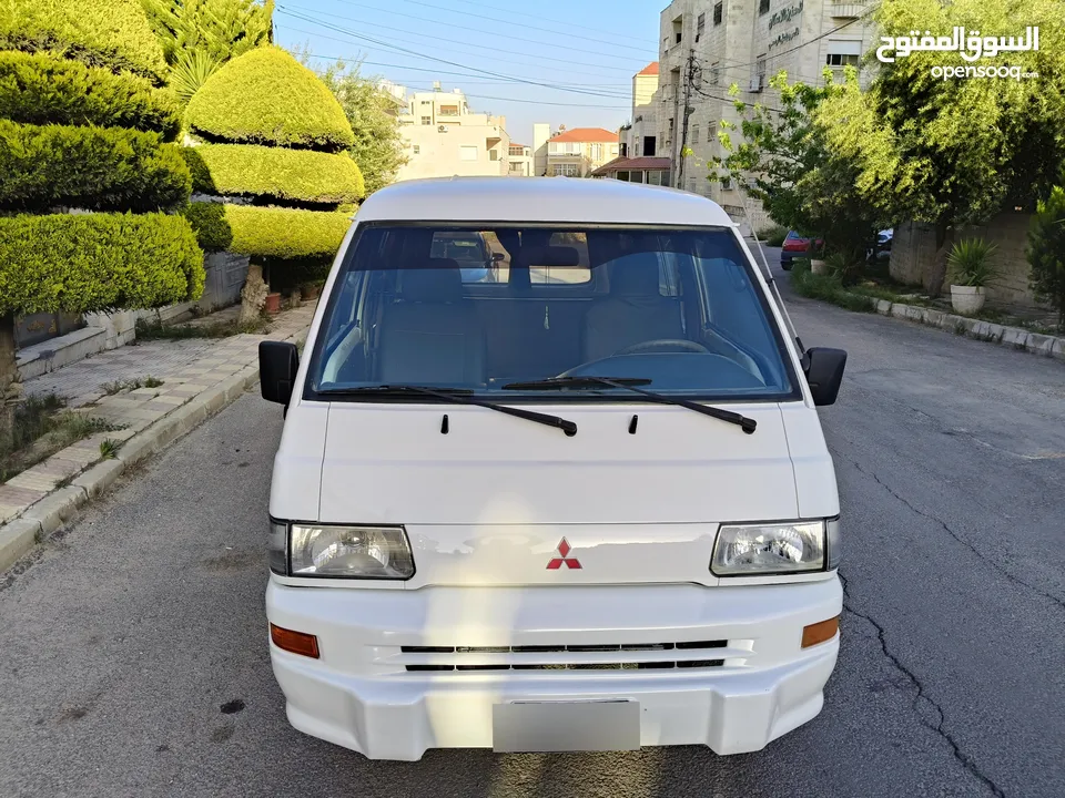 ميتسوبيشي L300 نقل مشترك موديل 2008 لون ابيض