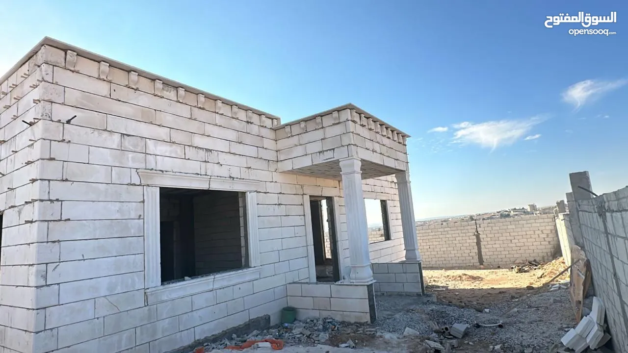 بيت مستقل للبيع في الذهيبه الشرقيه ق التشطيب أربع واجهات حجر مساحه البناء 220 متر