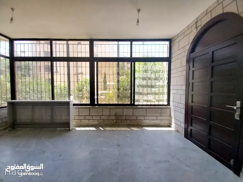 فيلا للايجار في ام اذينة  ( Property 33438 ) سنوي فقط