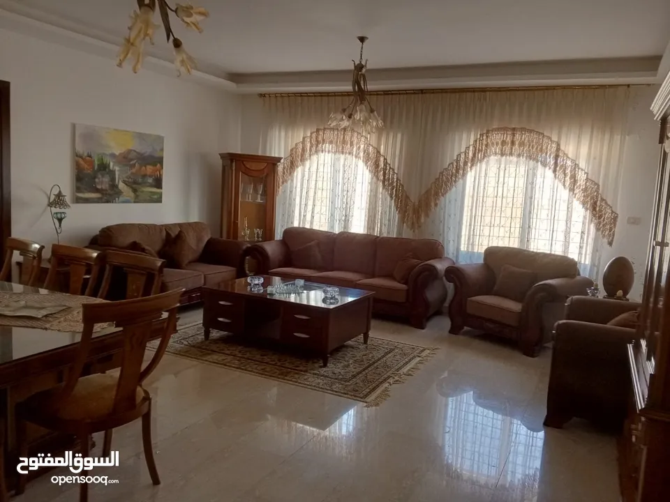 230 Meter Apartmant in Thuhair - شقة 230 متر منطقة هادئة في الظهير