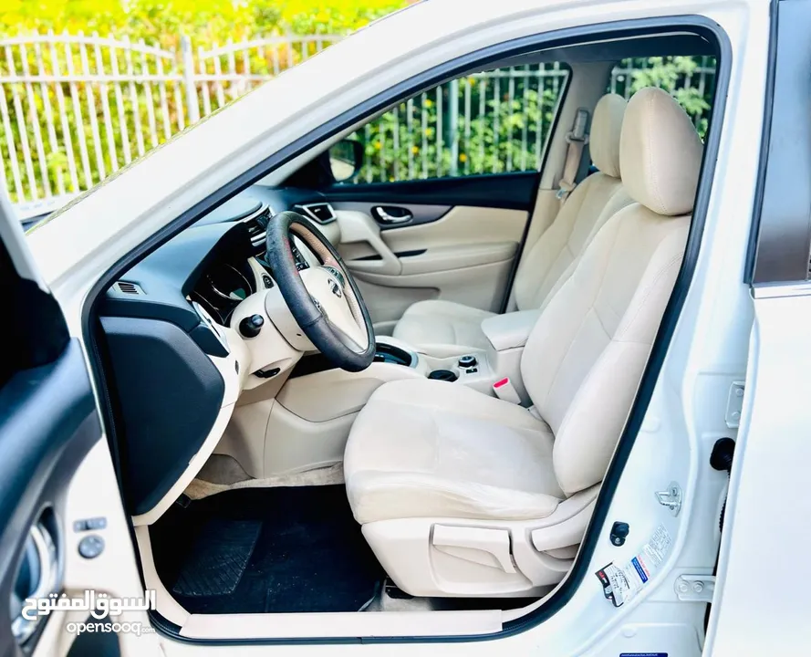 NISSAN XTRAIL 2015 WHITE GCC WITH SUNROOF