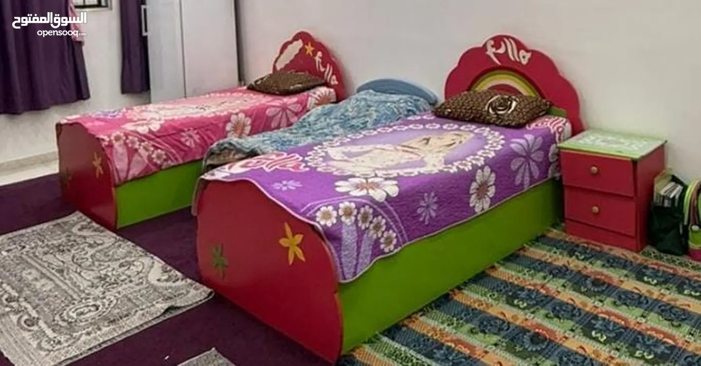 غرفة نوم بناتية fulla  عبارة عن 7 قطع خزانة 6 ضرفات طابقين تختين كومدينات ثنتين و مكتب مع كرسي