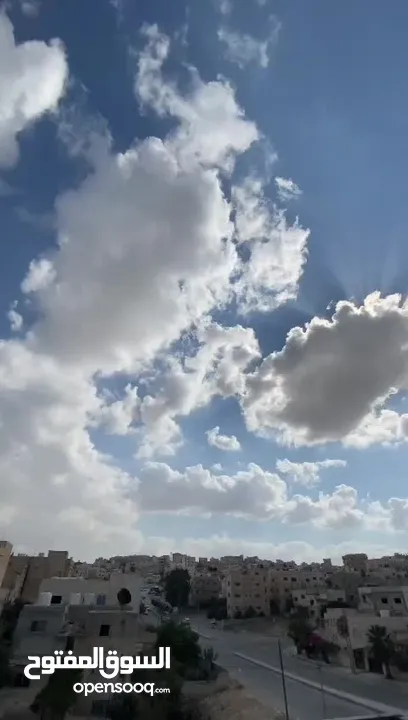 شقة للإيجار الزرقاء 3 غرف نوم و غرفة ضيوف منفصلة مع بلكونة - حي الزواهرة دوار الخميس
