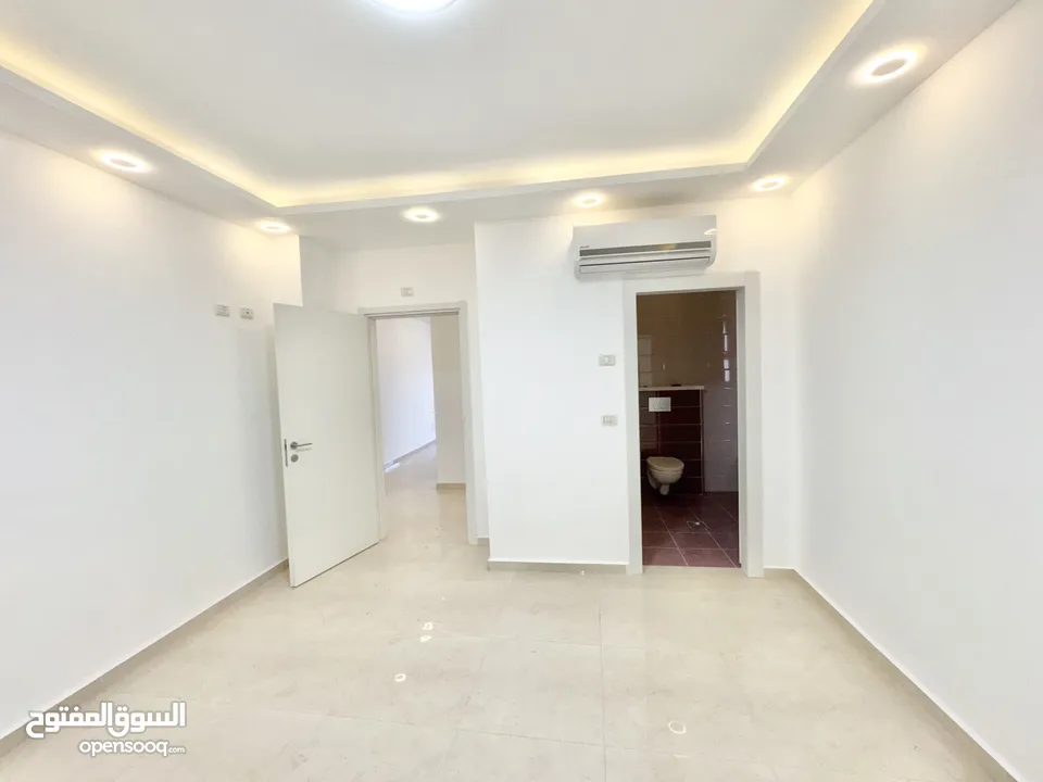 شقة طابقية قرب مطعم لازورد