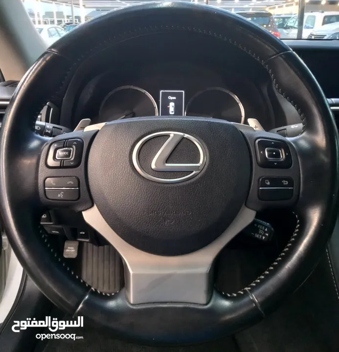 Lexus is350 V6 3.5L Full Option Model 2017