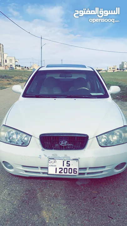 هونداي xd2001لون ابييض