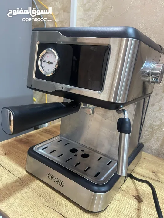 ماكينة قهوة