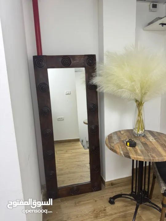 مكتب رسبشن مع خزانة دفات مرايا جانبية بحالة ممتازة