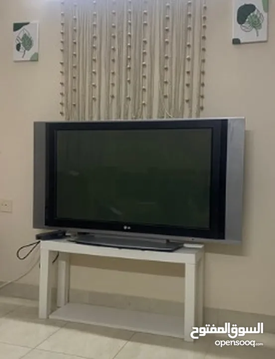 43” LG LCD TV