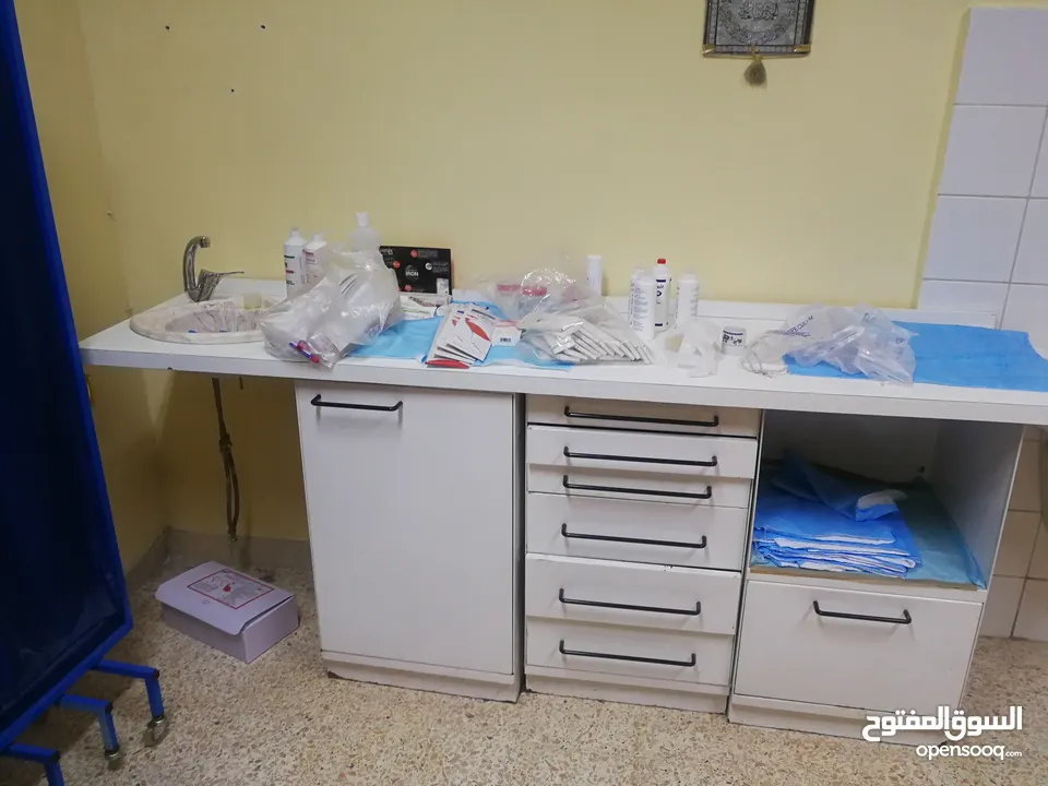 مستلزمات ومعدات عيادة نسائية وتوليد حديثة ومتكاملة للبيع بداعي السفر