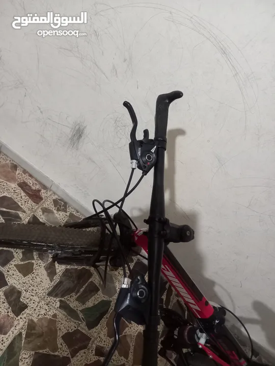 دراجات هوائية جنط 26 بحالة ممتازة  الأول نوع AMIN Foldable  الثاني ANCHOR