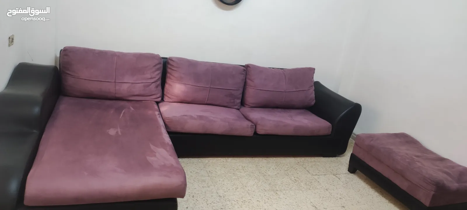 كورنر  امريكي +مقعد اضافي مستعمل شاموا و جلد  بحاله جيده جدا  السعلوب 50 دينار