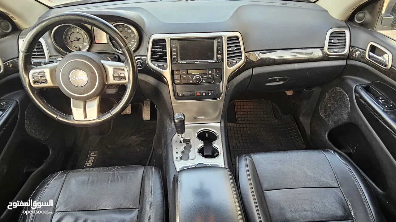 Grand Cherokee 2011 - جراند شروكي فل اضافات بانوراما بحالة ممتازة