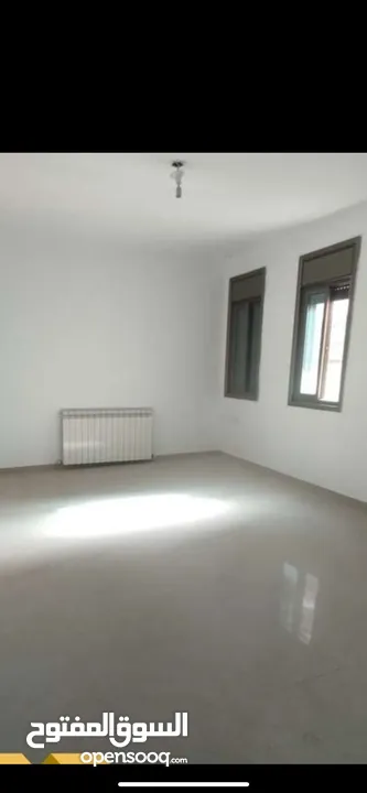 ثلاث غرف نوم غير مفروشة للايجار قرب عمارة سفينةً