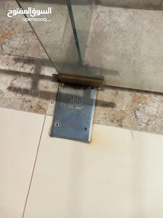 صيانة جميع أبواب السيكوريت و جميع أبواب الشاور ب أسعار لاتقبل المنافسة و جودة عالية