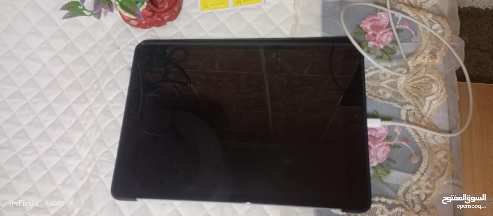 ايباد ابل 9 كامل اغراضو يوجد باك والزقه