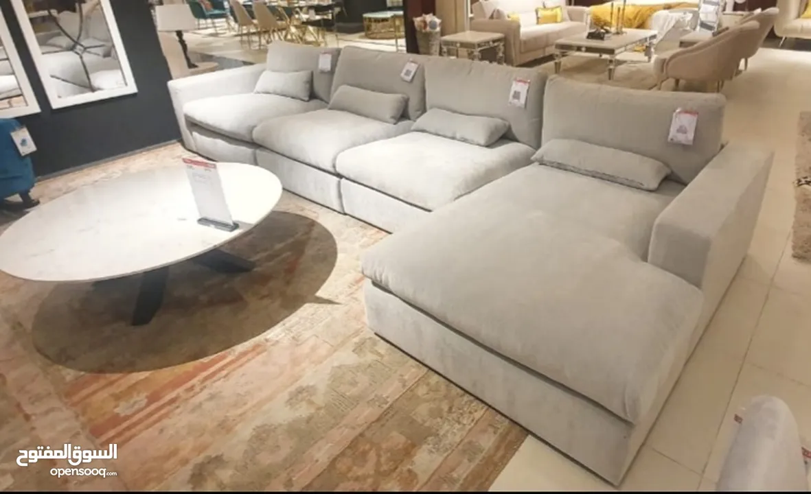 للبيع طقم كراسي جلوس من حول الامارات..استخدام ثلاث شهور فقط..شبه جديدة..sofa for sale same new