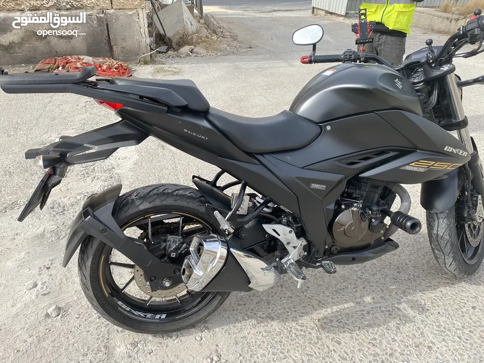 دراجة سوزوكي جكسر 250 2021