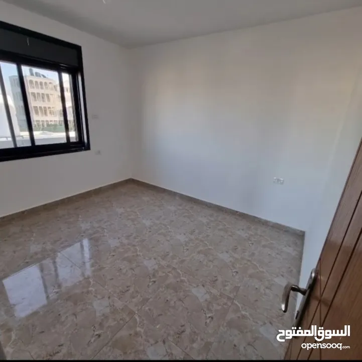 شقة سكنية للبيع مقابل ديوان الموظفين