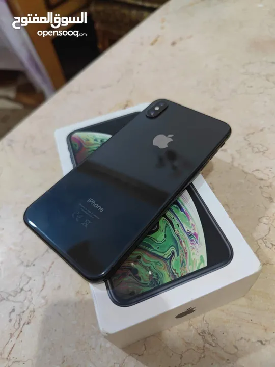 ايفون Xsmax الاصلي جيجا 64 و 256  بطارية مشكل  هدية كفر ولزقة وشاحن الاصلي متوفر توصيل