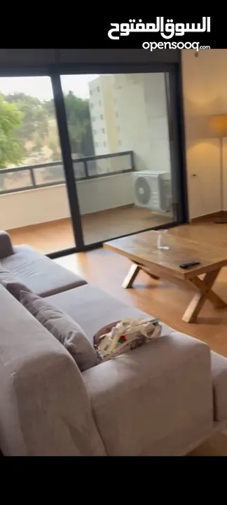 شقة جديدة مفروشة مع حديقة للإيجار في عين منجد – شارع إسكان المهندسين