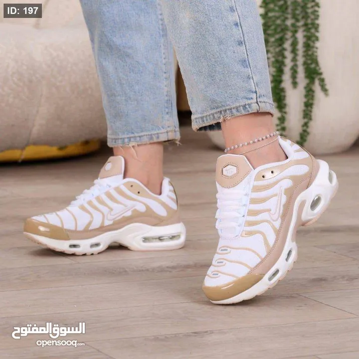 حذاء نسائي رياضيه مريحة جدا