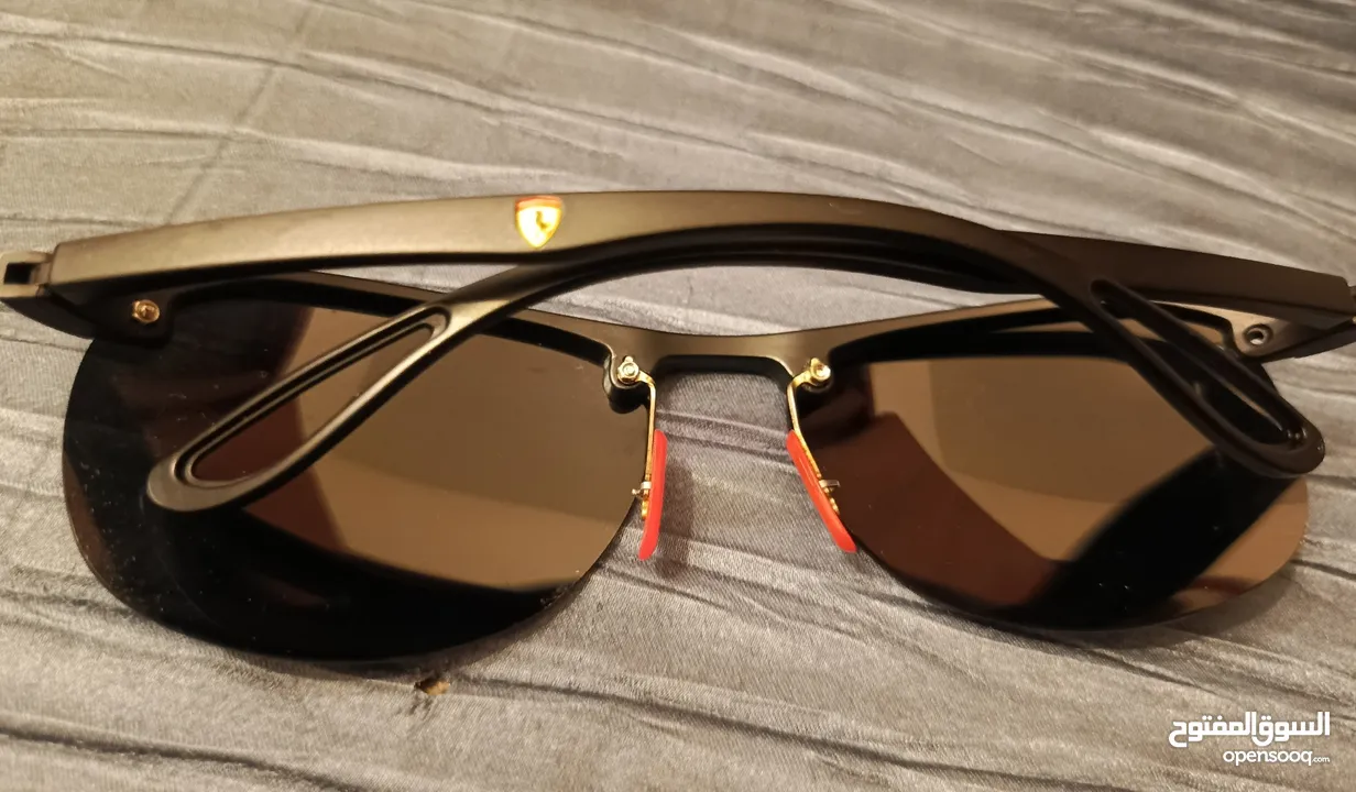 sunglasses Ray-Ban designed Ferrari orginal