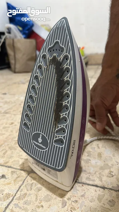 اثاث مع ماكينه خياطه للبيع