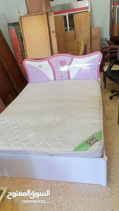 تخت مفرد ونص مع فرشه زنبركيه