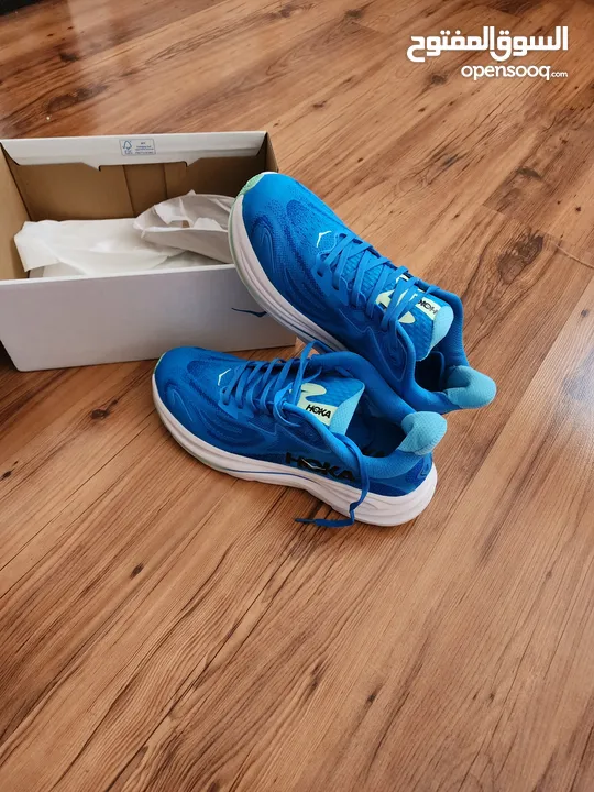 افضل بوت رياضة اصلي هوكا جديد بالكرتونة كليفتون 10 best sport shoe hoka clifton 10 new in cartoon