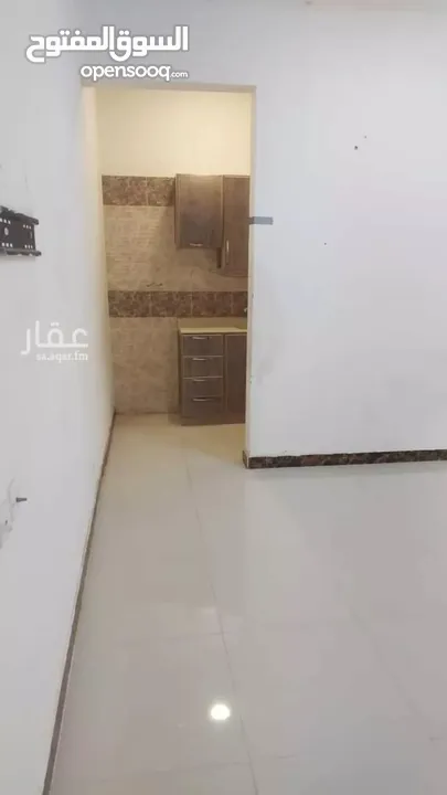 شقه للإيجار في الرياض حي لبن عباره عن 3غرف نوم مجلس وصاله صاله طعام