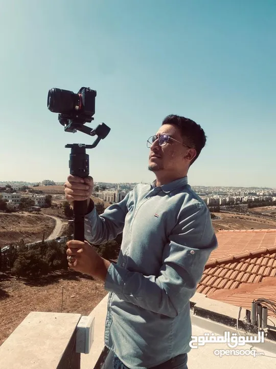 مصوّر ومونتير محترف  تصوير بودكاست وريلز بأحدث المعدات  Video Editor & Videographer