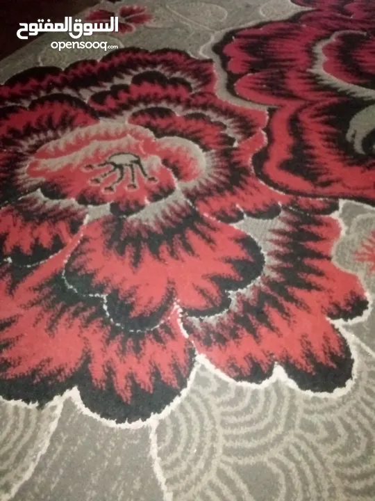 سجاد مستخدم بسيط جدا بحالة ممتازة للبيع