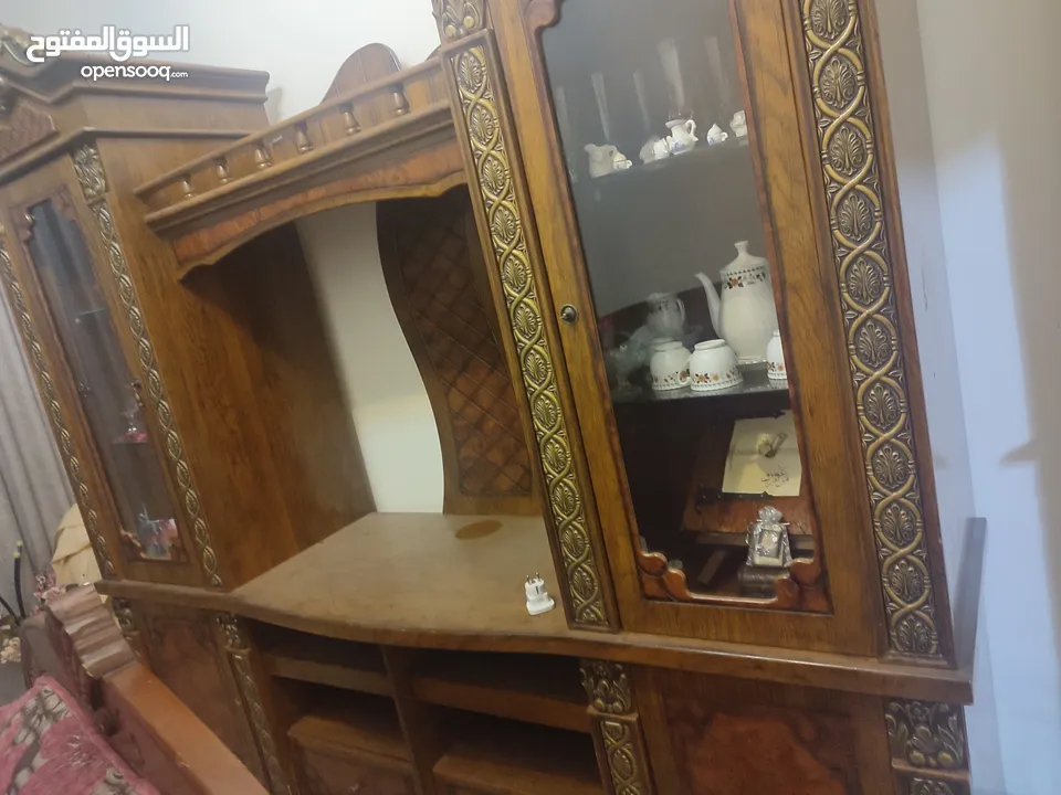 بوفيه تلفزيون وطاولة وسط