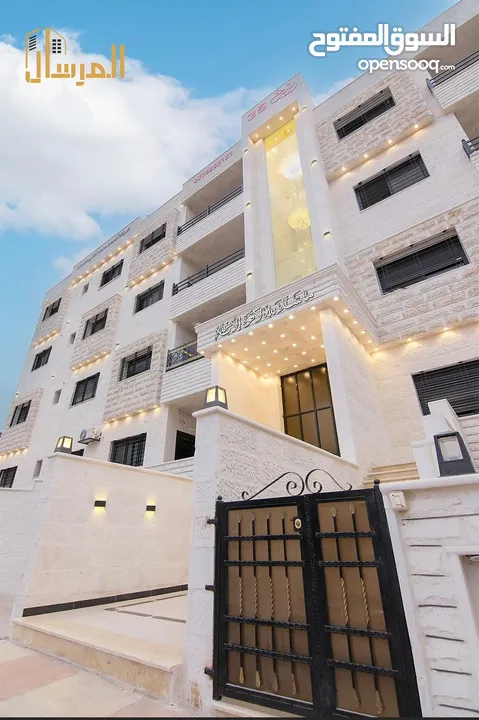 شقة طابق اول مساحة 130 م في ضاحية الحسين بجانب حديقة الاستقلال