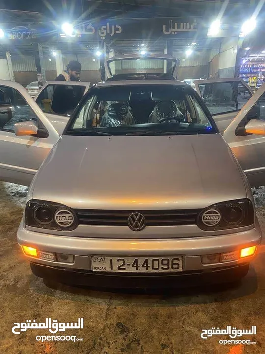 جولف mk3 للبيع كاش 4650 موديل 1994 فل كامل عدا الجير gti اصلي الي بفهم بالجولف بعرف شو السياره