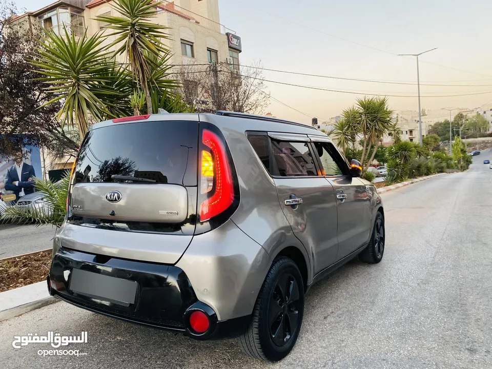 كيا سول  ديزل فل اضافات ماشاءالله مميزة جداً الله يبارك لصاحب النصيب..