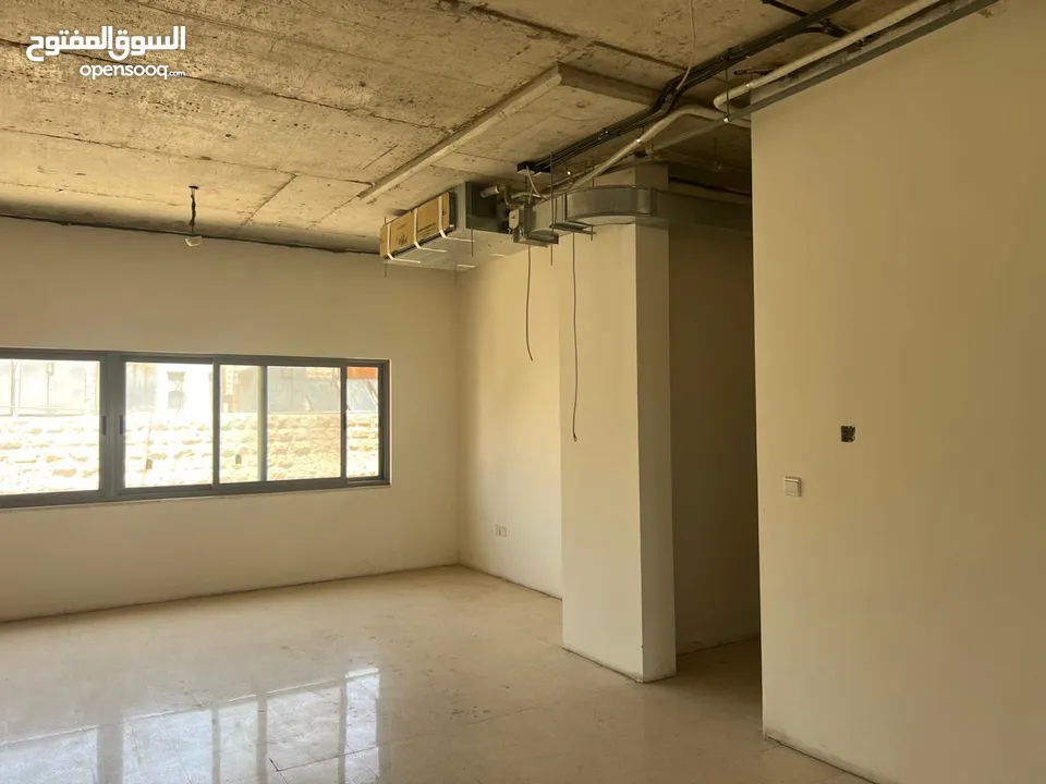 مكتب تجاري للإيجار بموقع مميز في الشميساني - شارع عصام العجلوني - بناية رقم 59