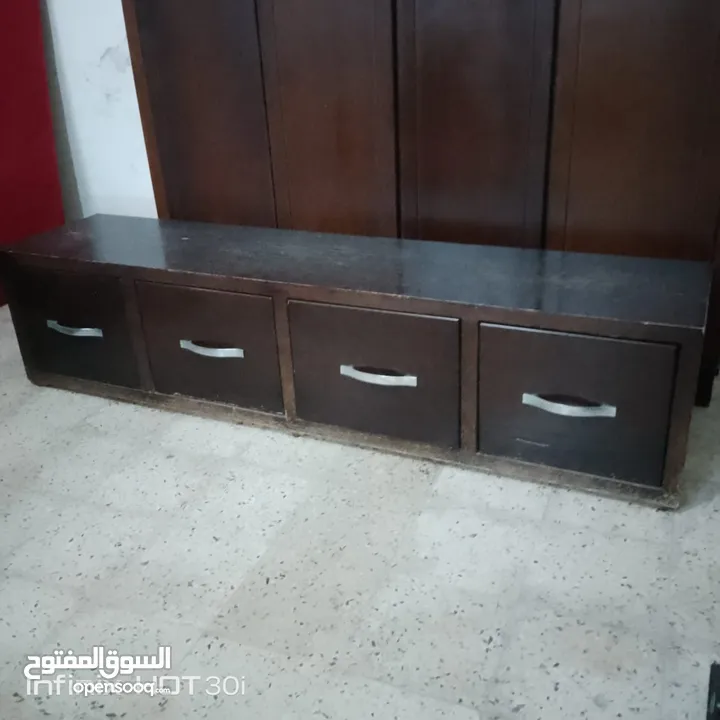 كراسي زان بدون طاولة وطاولة تليفزيون لاتيه للبيع التواصل واتس