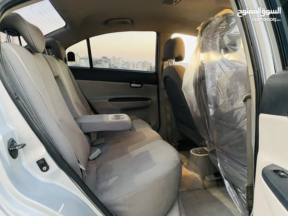 هونداي فيرنا فل اوتماتك ماتور 1600 السيارة ماشاءالله بحالة ممتازة جدا ترخيص وتأمين جديد. الله يبارك