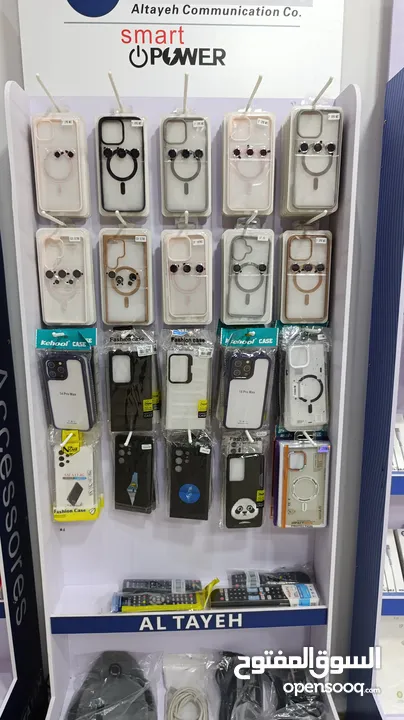 محل كامل للبيع بضاعة رفوف عدت صيانة الجوالات مكيف بترينة
