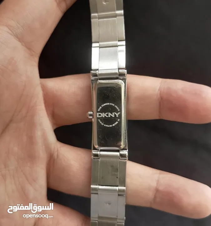 ساعه DKNY اصليه للبيع بحاله ممتازه