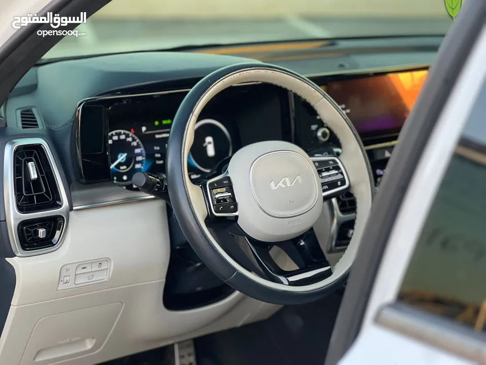 كايا سورينتو /2022 فل الفل  فتحة سقف بانوراما  4x4 ///240Hp بنزين + كهرباء  ( Haybrid) 1600cc