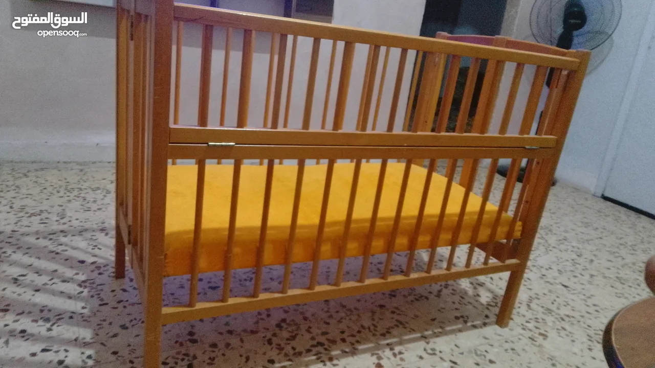 تخت بيبي سرير مع فرشة اصلية