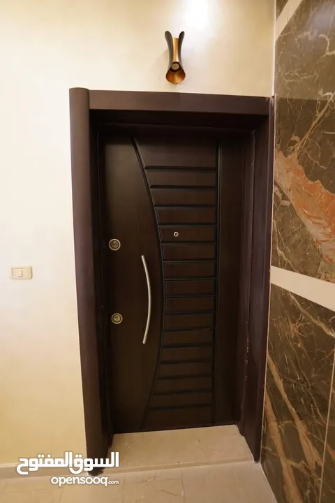 شقة جديدة للبيع ط اخير مع روف دوبلكس