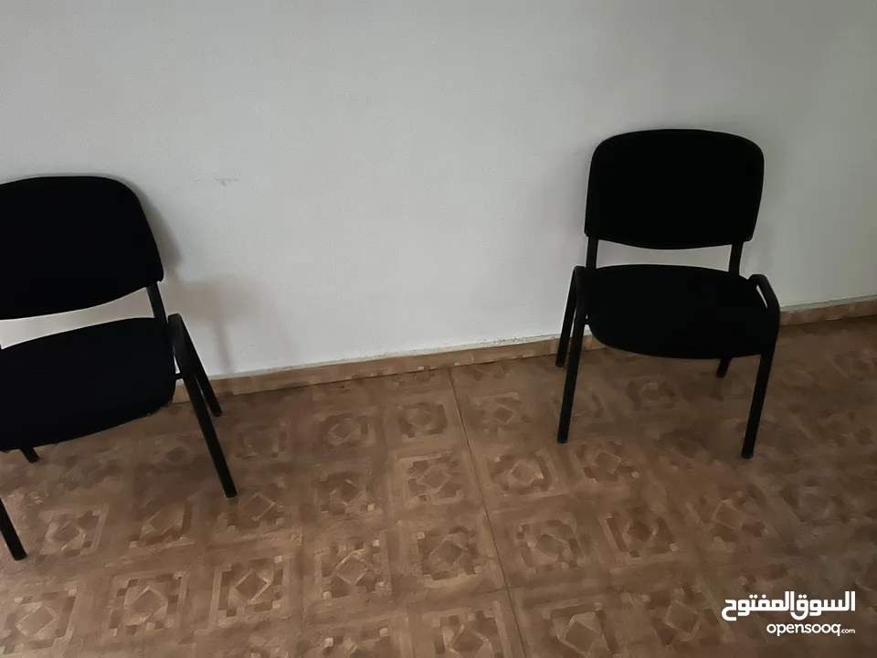 اثاث مكتب فاخر استعمال بسيط جدا - شبه جديد بسبب السفر