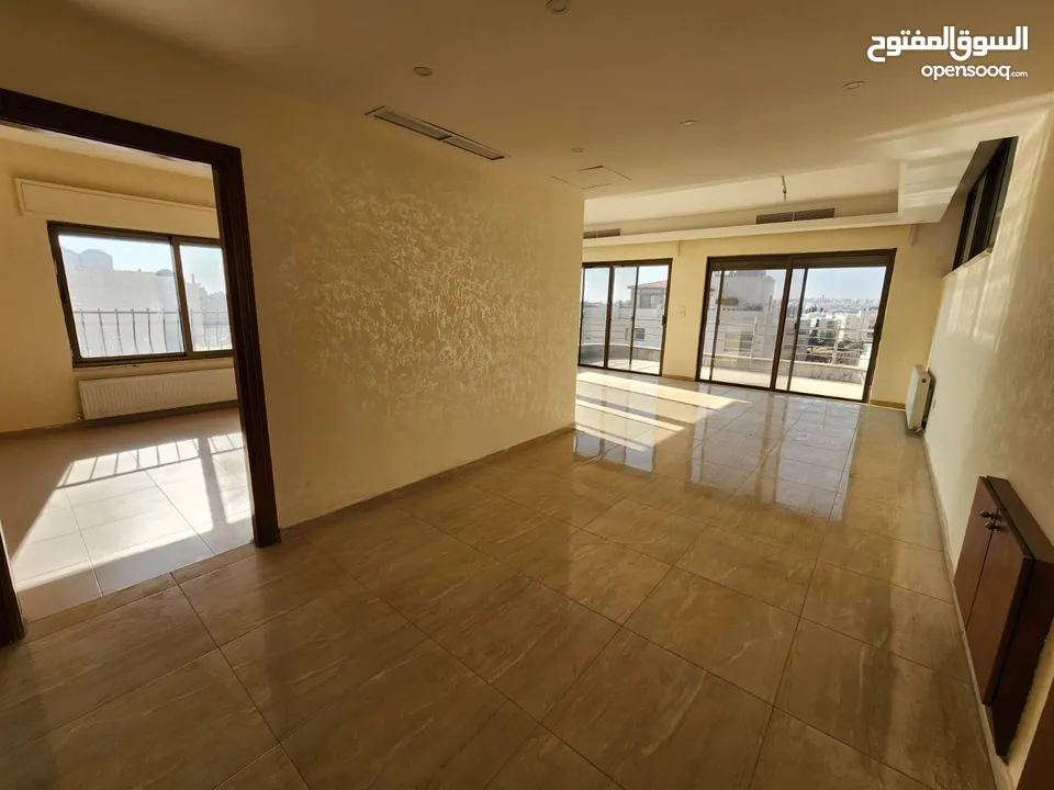 شقة مع روف منفصلين للبيع في دير غبار ref: 14232