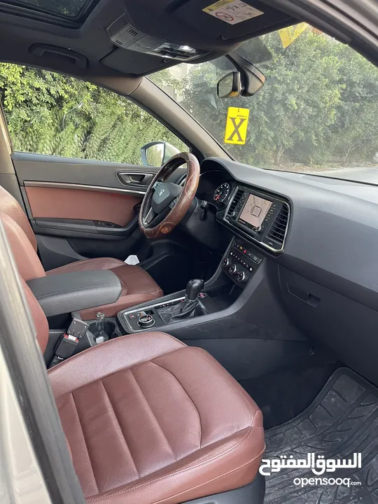 سيات اتيكا يد اولى فل مسكر ذهبي وداخلية عسلية